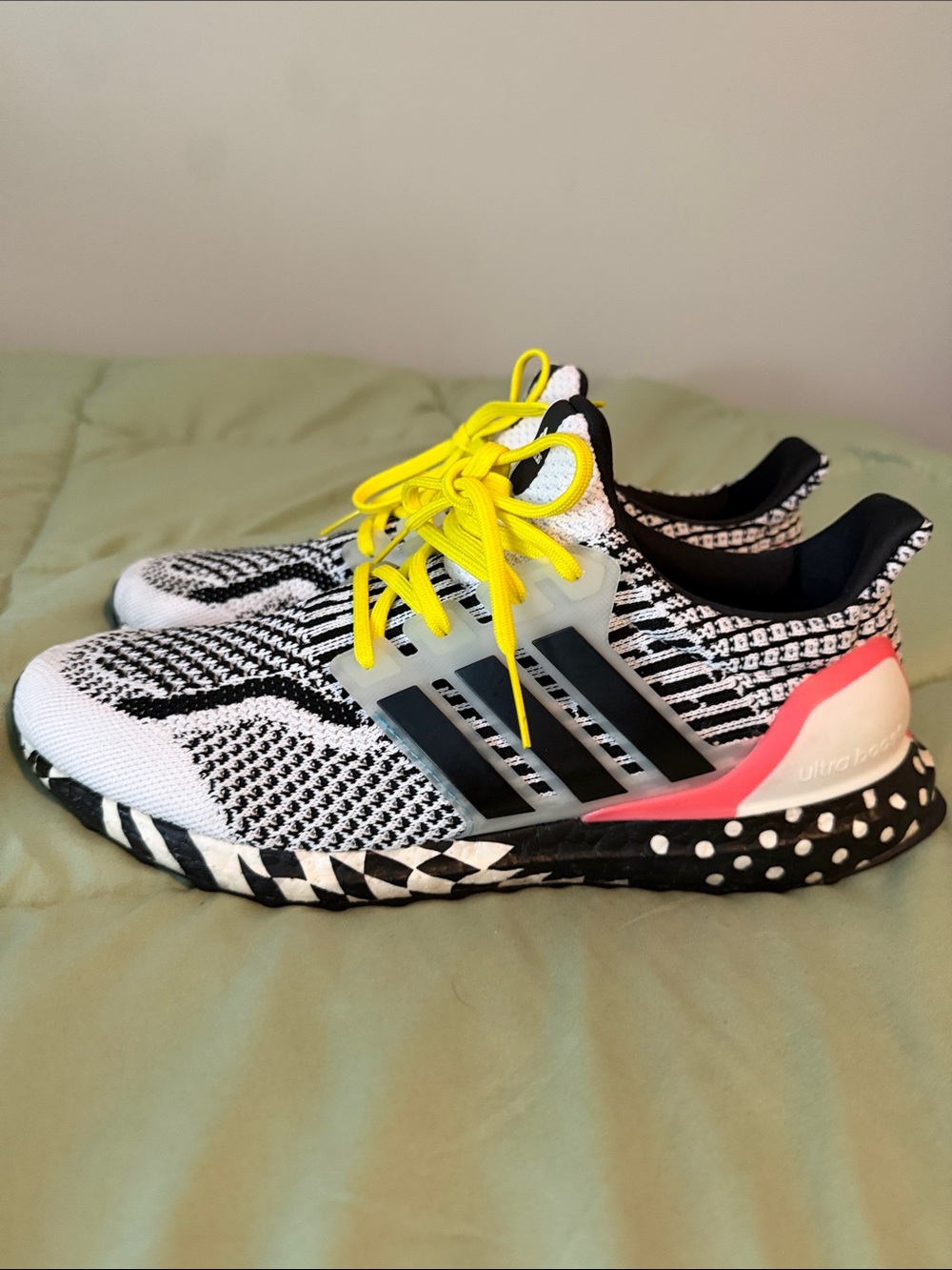 adidas Kids Sneakers in White, Black and Yellow